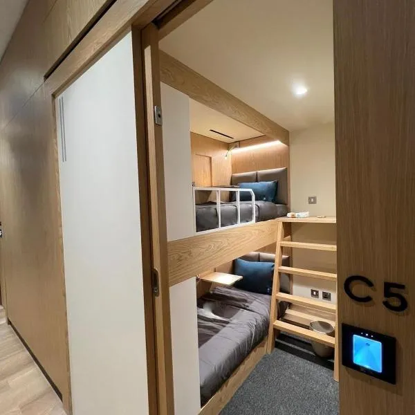 Sleepover Doha North Node - formerly sleep 'n fly, khách sạn ở Doha
