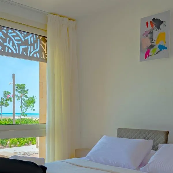 Ollystays Mangroovy Seaview 3BR Beach and Pool Free access, hotel v destinaci Hurghada