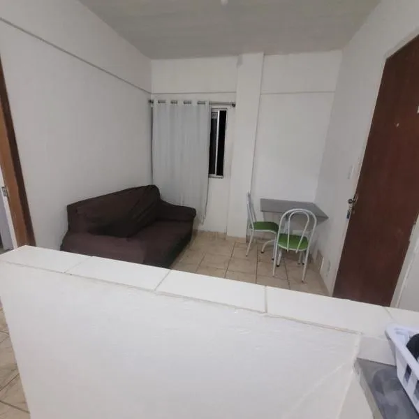 Espaçosa kitnet em itapua 10 min da praia., ξενοδοχείο σε Vila Velha