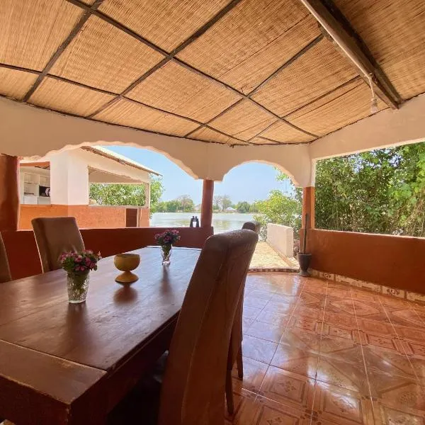 Finfoot Lodge, hotel v destinaci Lamin Koto