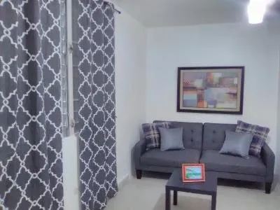 Hermoso Apartamento frente Aeropuerto de Isla Verde, hôtel à San Juan
