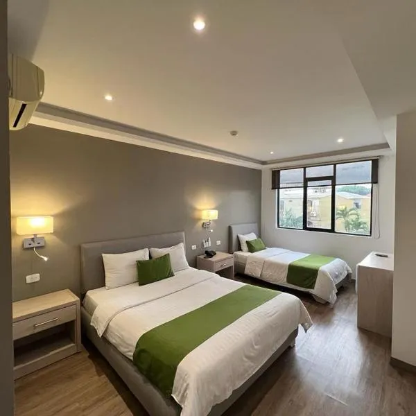 Hotel Plaza Monte Carlo，位于瓜亚基尔的酒店