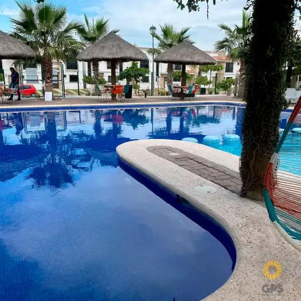 Hermosa familiar pool ,cerca de playa by G P S rentas, hotel in Mazatlán