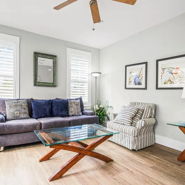 Cinzia Lane Bungalow, hotel in Myrtle Beach