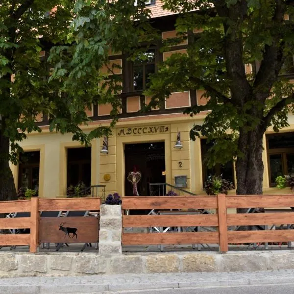 Gasthof Pension Zum goldenen Hirschen, hotel di Burgbernheim