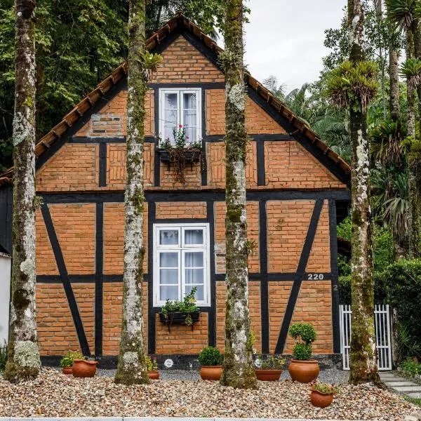 Casa enxaimel 01 em Pomerode, hotel em Pomerode