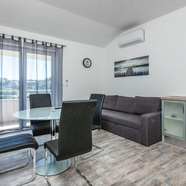 Stunning Apartment In Split With 2 Bedrooms And Wifi