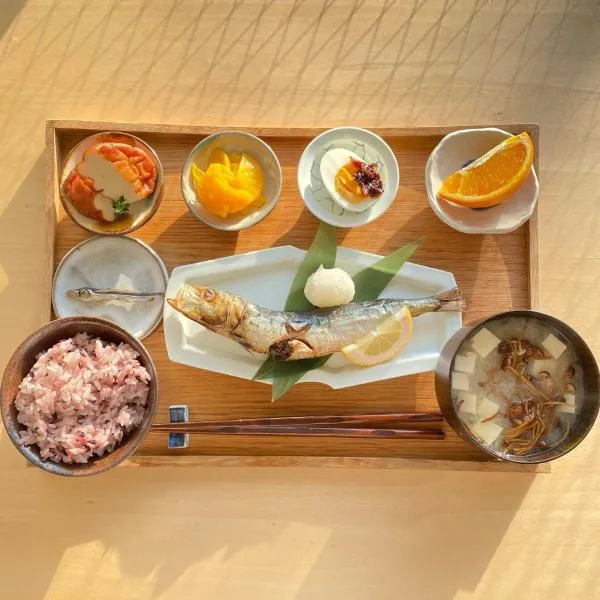 Iwashi Building Hostel, hotel in Akune