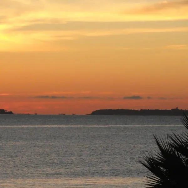 Cannes Terrace Beach Front & Sea view, hotel u Cannesu