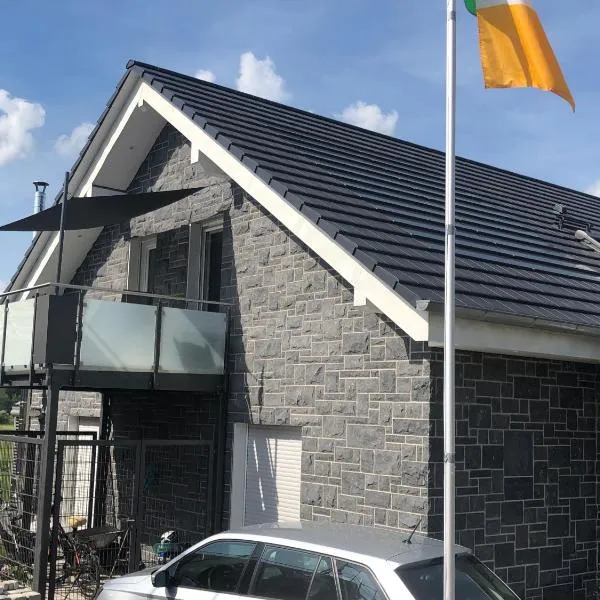 Bird Mountain Lodge am Vulkanradweg - keine Monteure, hôtel à Crainfeld