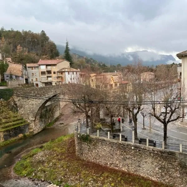 Hostal Cal Pericas, hotel a la Pobla de Lillet