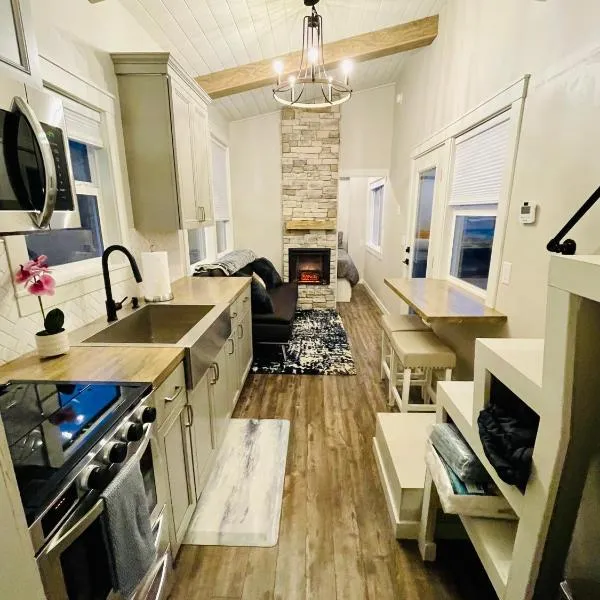 Casavagos Tiny House, hotel in McKinleyville