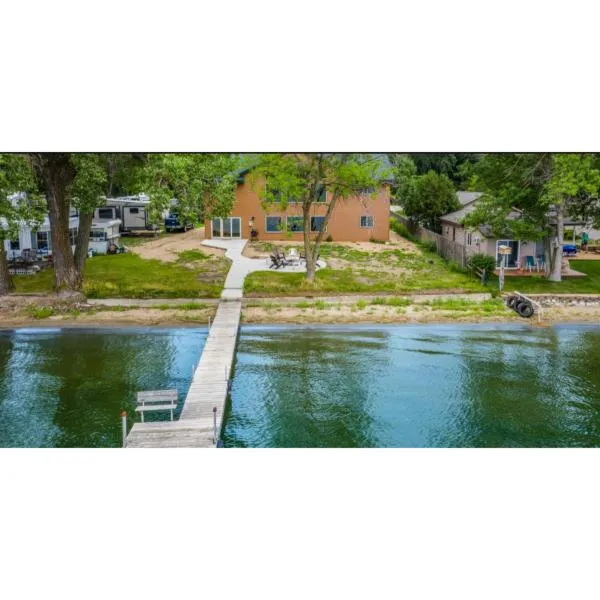 Canary Beach Resort, hotel v destinaci Glenwood