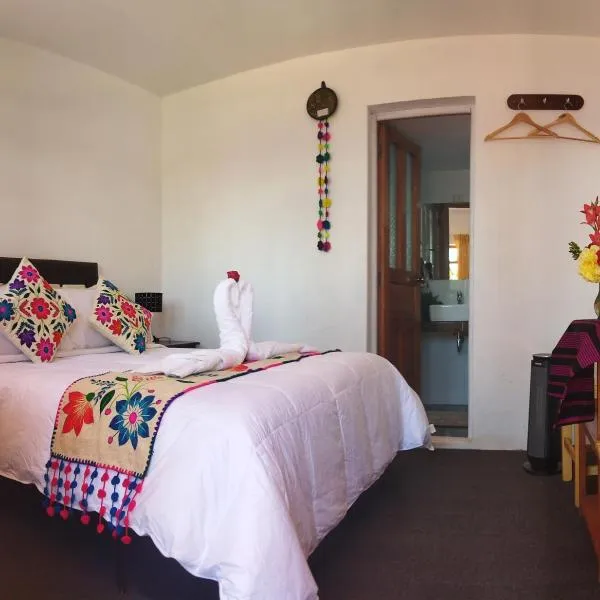 Amantani Pachatata Lodge, hotel in Amantani