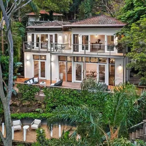 Sydney Northern Beaches Waterfront Winter Escape - Clareville, hotel in Clareville