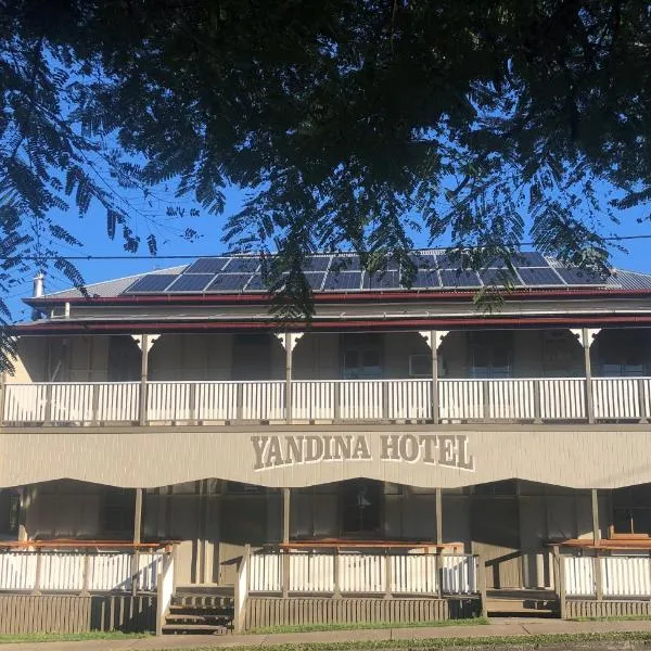 Yandina Hotel, מלון בYandina