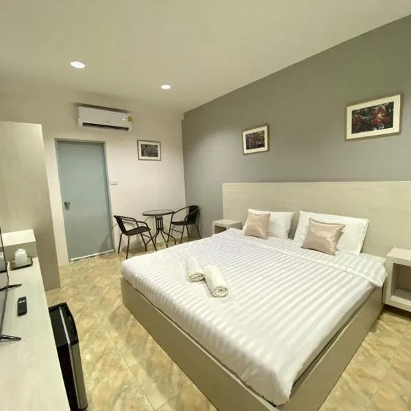 บ้านสายสิริ、Ban Bang Talatのホテル