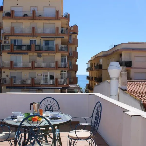 ÁTICO PUERTO BEACH, hotel in Fuengirola