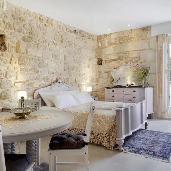 HyblaLifeRooms, hotel in Ragusa