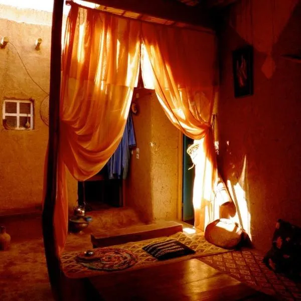 La maison saharaouie, hotel in Tighmert