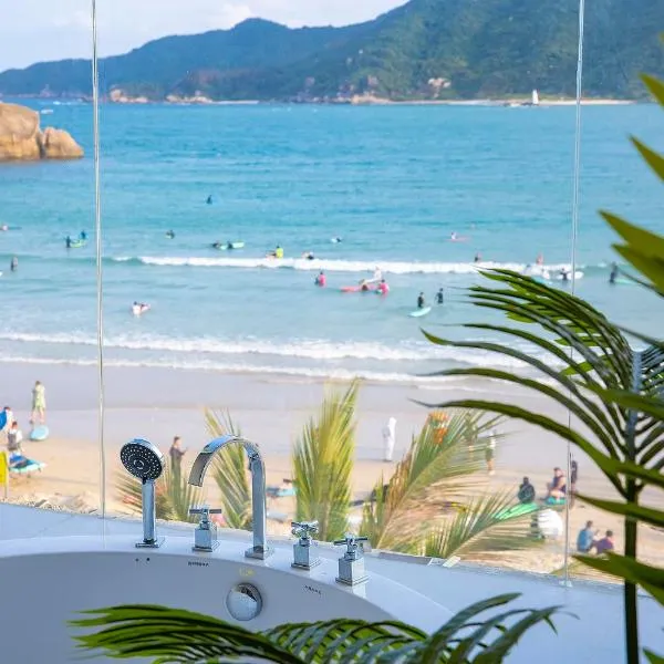 小鹿辰客海景冲浪民宿，位于三亚的酒店