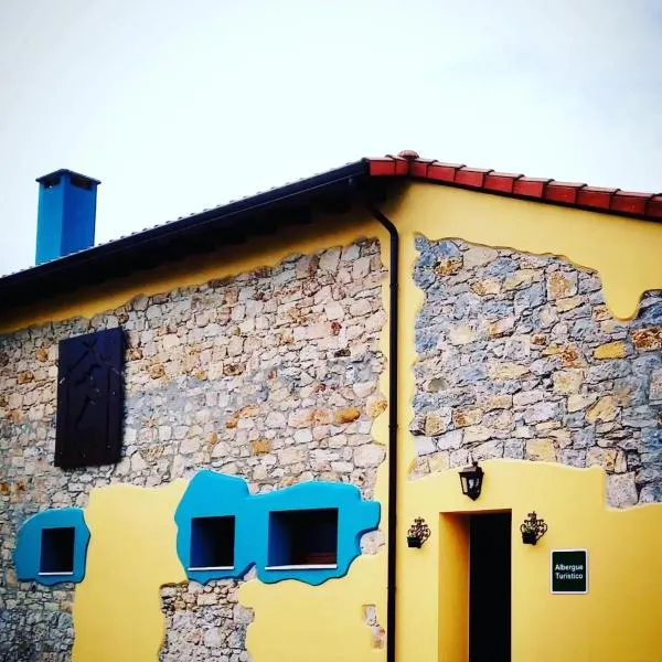 Albergue Casa Vacas, hotel in Carriazo