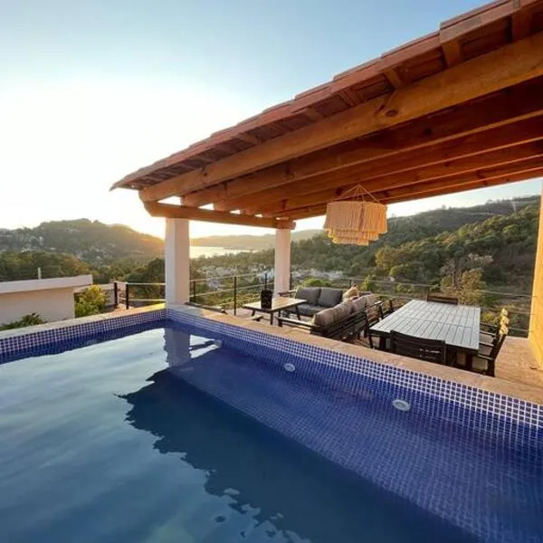 LUXO Casa en Valle de Bravo con jacuzzi y espectacular vista al lago, hotel in Valle de Bravo