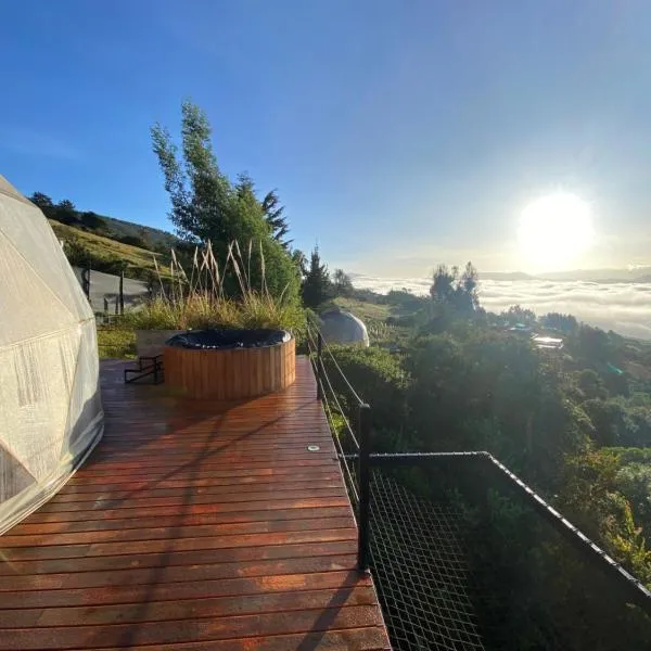 Casa Oro Glamping Hostel，位于瓜塔维塔的酒店
