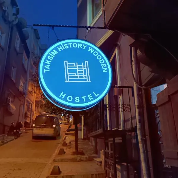 Taksim History Wooden Hostel, hotel v destinaci Istanbul