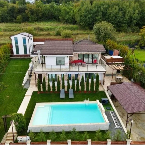 RAX Panoramic House, Hotel in Feleacu