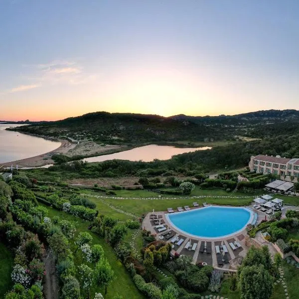 L'Ea Bianca Luxury Resort, hotel a Baja Sardinia