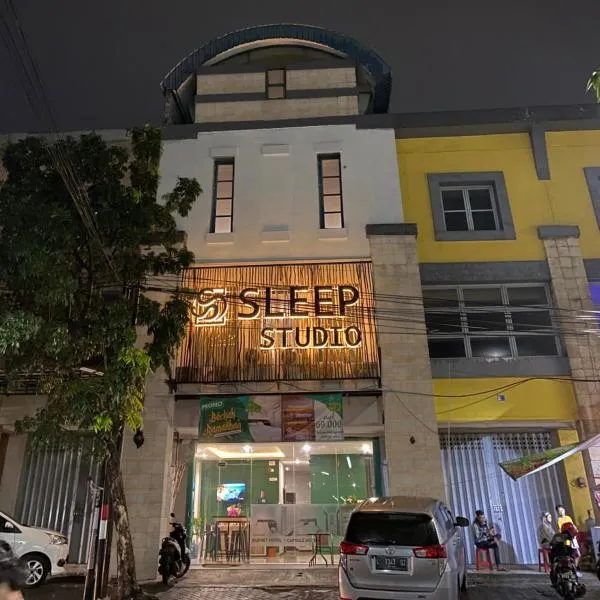 Sleep Studio Hotel City Center Surabaya, hotel v destinaci Tembok