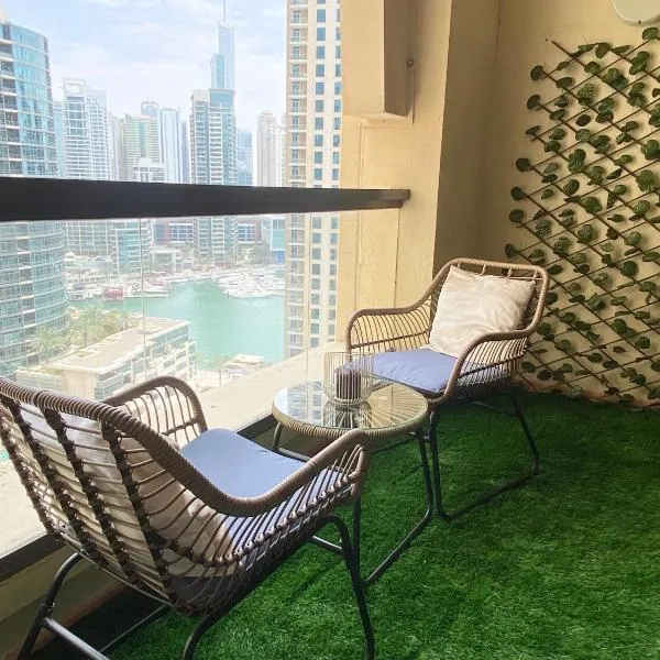 Charming spacious studio apartment in the heart of JBR By SWEET HOMES, hôtel à Dubaï