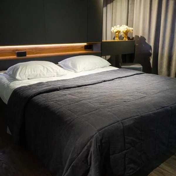 Tokhtarov Apartment, khách sạn ở Ustʼ-Kamenogorsk