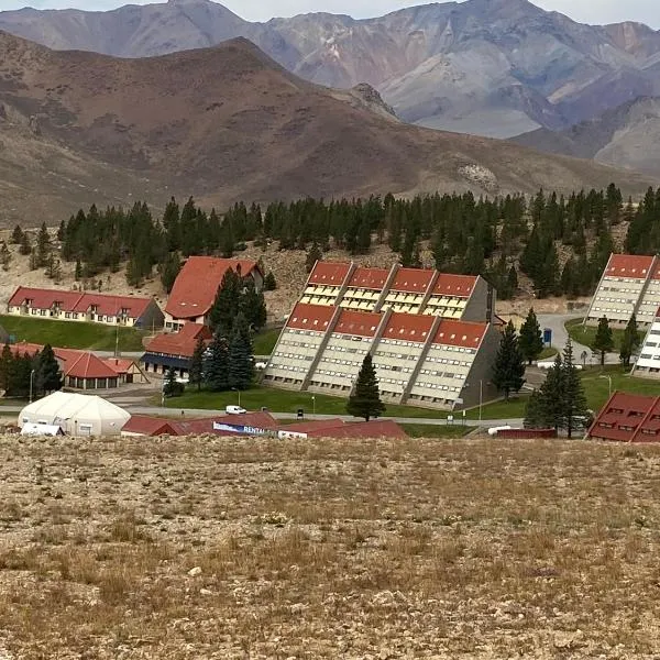 Departamento dentro del centro de sky Valle de Las Leñas, Edificio Esparta, ξενοδοχείο σε Las Lenas