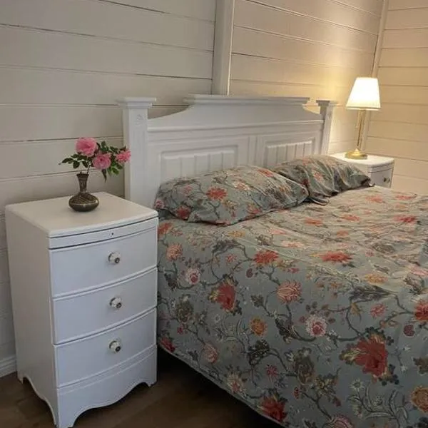 Taree CBD cottage apartments, hotel in Taree