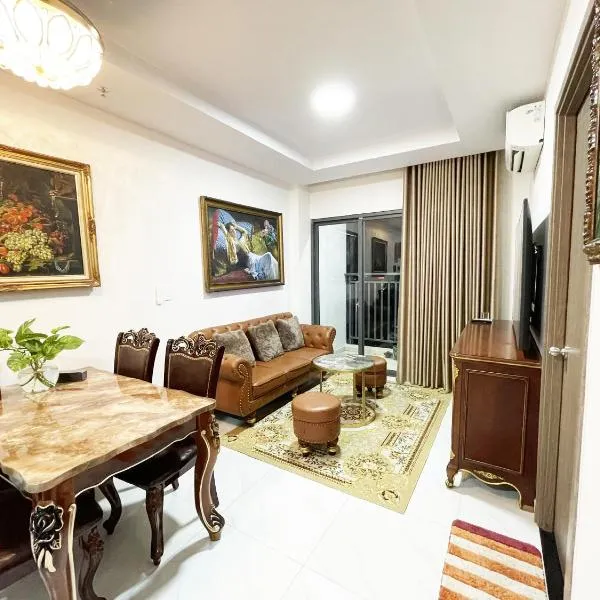 Ductaigallery's Entire Apt & Happy One Building, готель у місті Ấp Phú Thọ