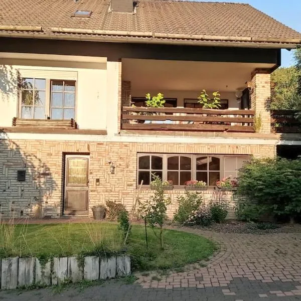 Geräumige Ferienwohnung 90 sqm im Erholungsort, hotel in Bestwig