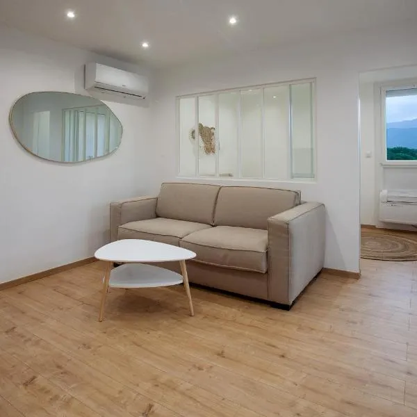 Appartement T2 les pieds dans l'eau à Argeles-Sur-Mer, hotel in Argelès-sur-Mer