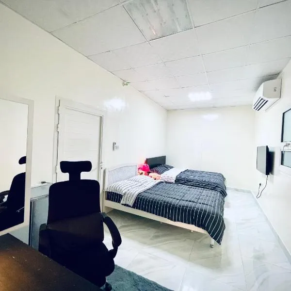 Private 2Bedroom Villa with T&B and Kitchenette near Abu Dhabi International Airport, hotell sihtkohas Abu Dhabi