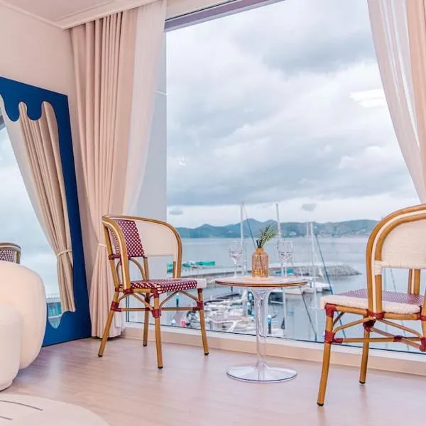 The castle ocean suite, Hotel in Yeosu