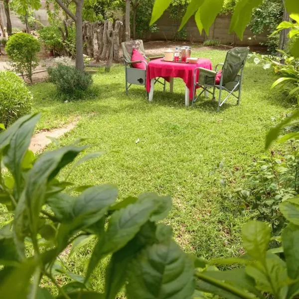 Ledoba Bed & Breakfast, hotel in Molalatau