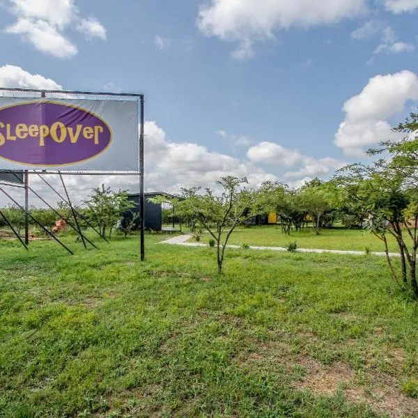 SleepOver Orpen Gate โรงแรมในAcornhoek