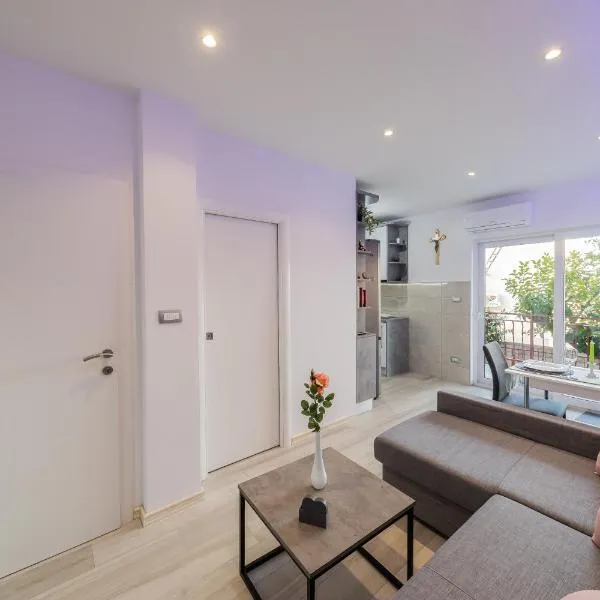 Quiet comfortable apartment Quo Vadis, hôtel à Kaštela