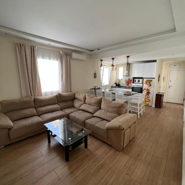 GENUAR APARTMENTS 3 Bedroom close to beach