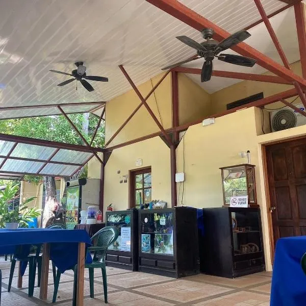 Cabinas surf Arribadas, hotel in Playa Ostional