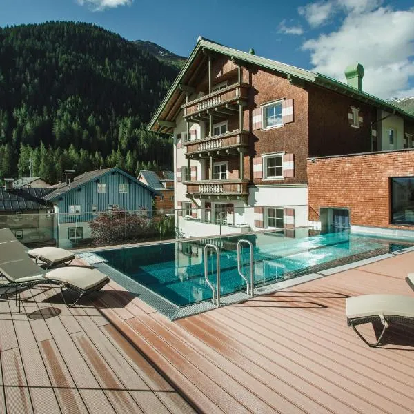 Hotel Schwarzer Adler - Sport & Spa – hotel w mieście Sankt Anton am Arlberg