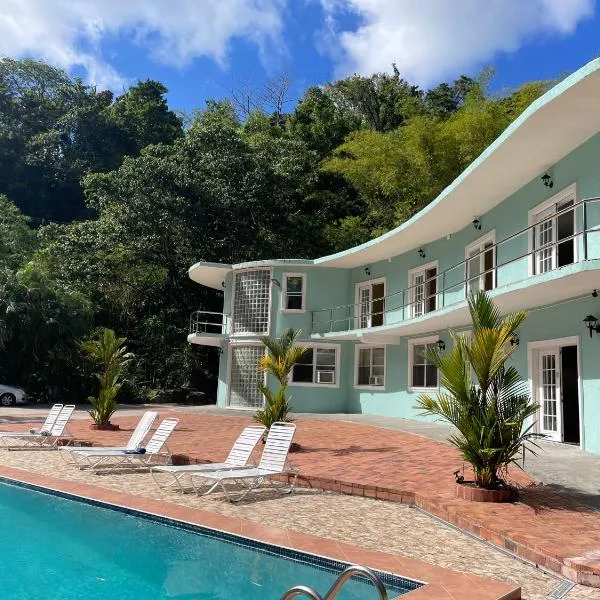 Toraille Waterfall Poolside Apartment, Hotel in Soufrière