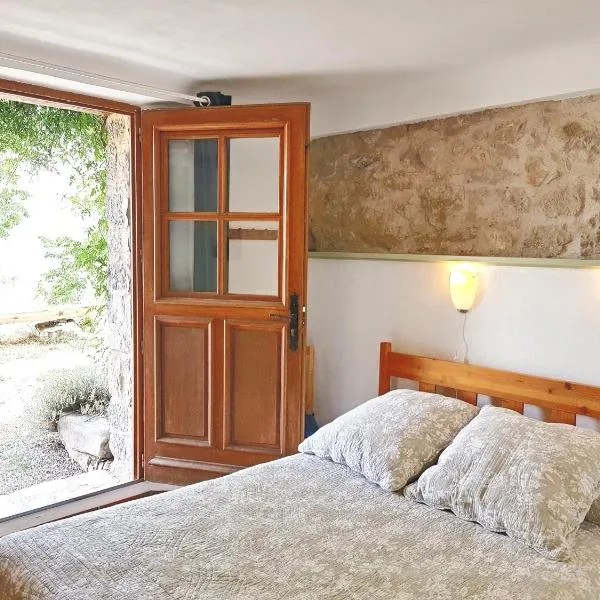 Un cadre magnifique, au coeur du Verdon、カステラーヌのホテル