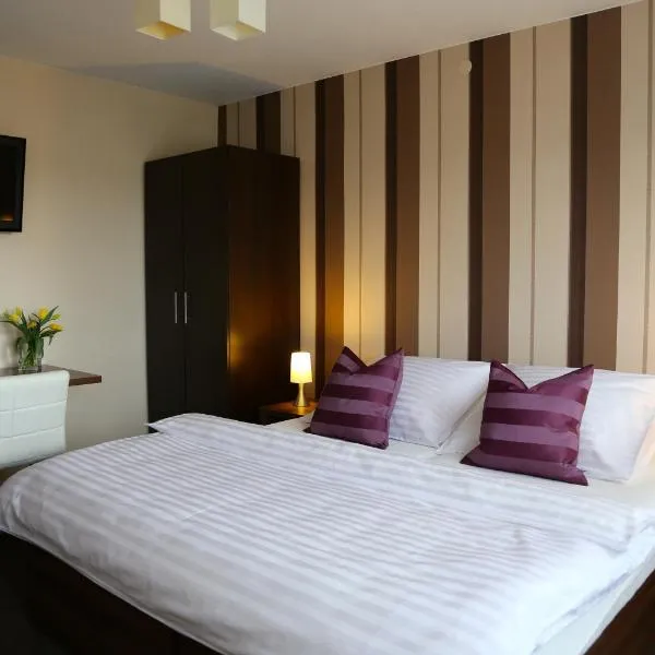 10 Bed And Breakfast, hotel in Poznań